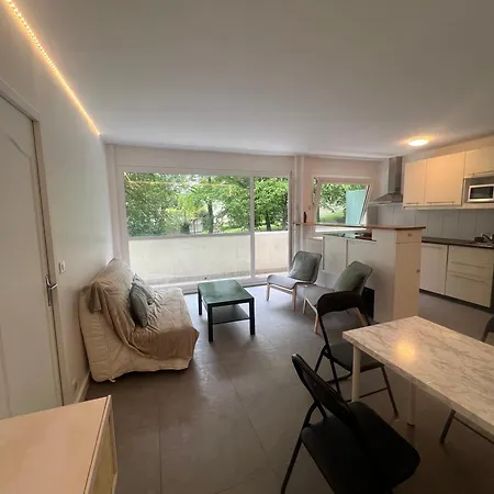 Διαμέρισμα Oasis De Verdure Avec Balcons - Proche Versailles *