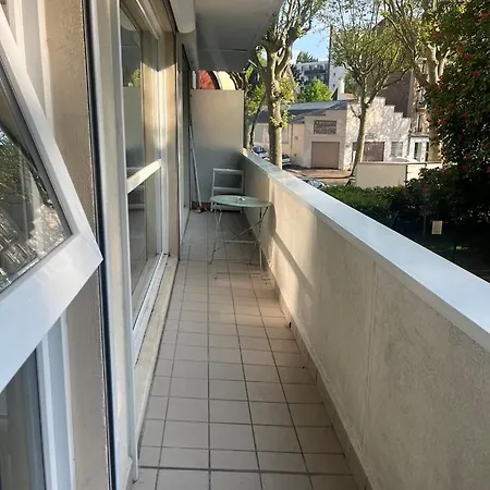 Oasis De Verdure Avec Balcons - Proche Versailles *