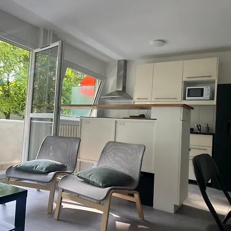 Oasis De Verdure Avec Balcons - Proche Versailles Viroflay